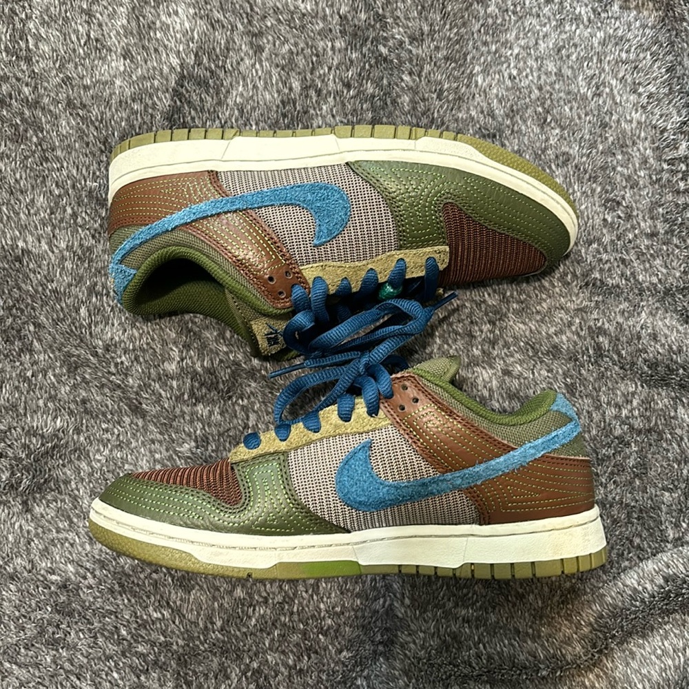 Stylish Blue and Green Women's Sneakers